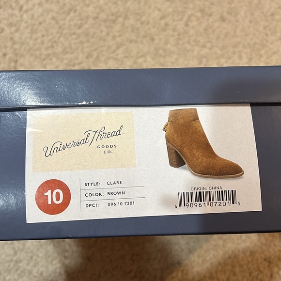Universal Thread womens Chestnut color ankle boot - Picture 2 of 7